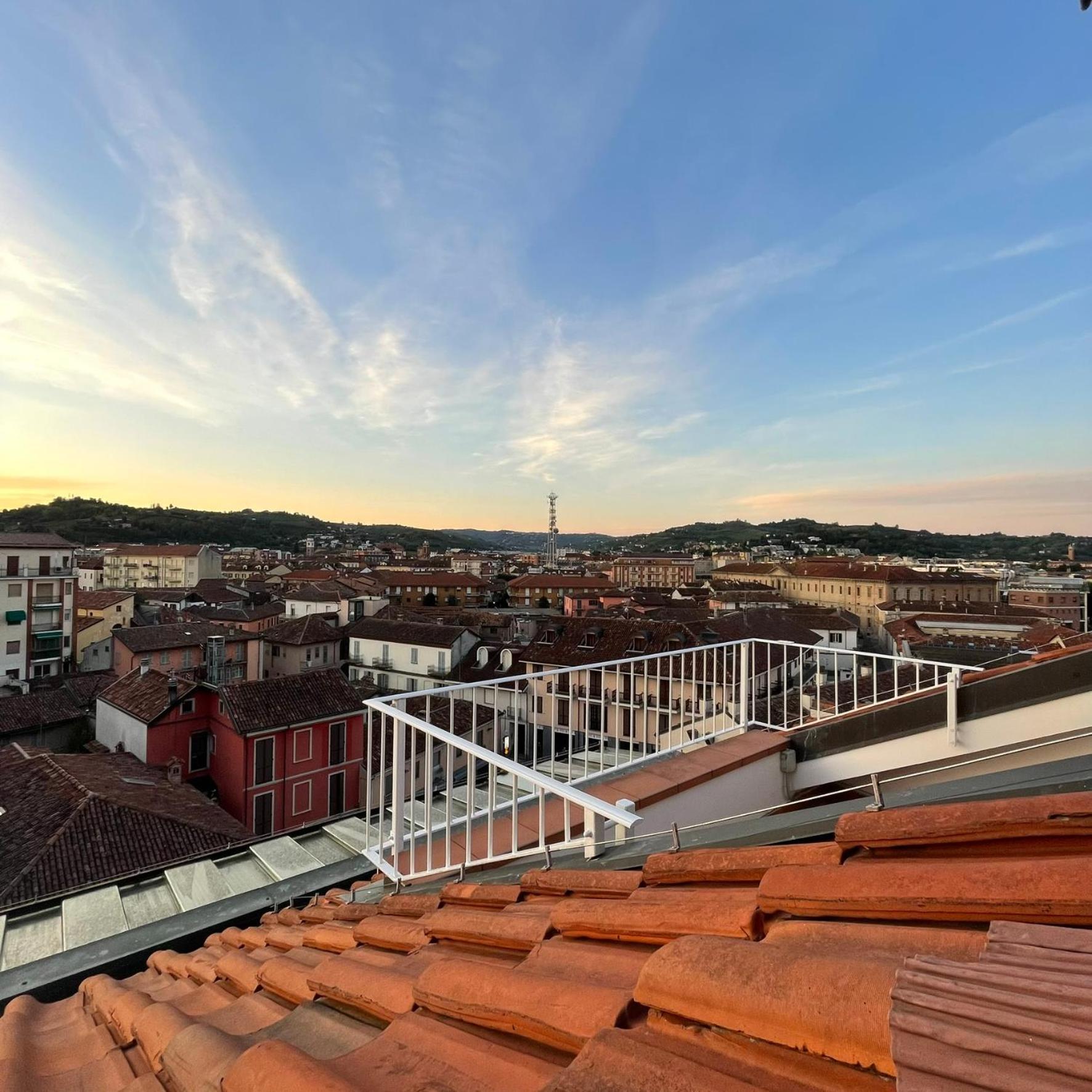 La Casetta Sui Tetti Alba  Luaran gambar